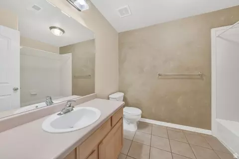 Bath - 1364 E Old Maple Ct S, Murray, UT 84117 photo 4 of 4