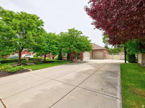 11223 S Autumn Farm Dr, South Jordan, UT 84095