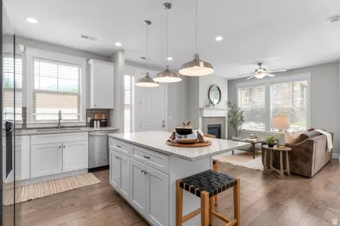 Kitchen - 286 E Sandy Sage Way, Sandy, UT 84070 photo 3 of 3