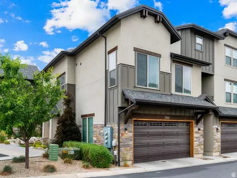 Exterior - 286 E Sandy Sage Way, Sandy, UT 84070 photo 4 of 5