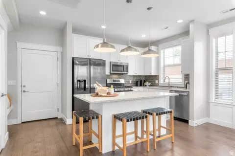 Kitchen - 286 E Sandy Sage Way, Sandy, UT 84070 photo 1 of 3