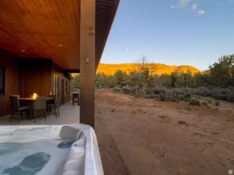 Exterior - 369 W Pinyon Pine Dr, Orderville, UT 84758 photo 6 of 10