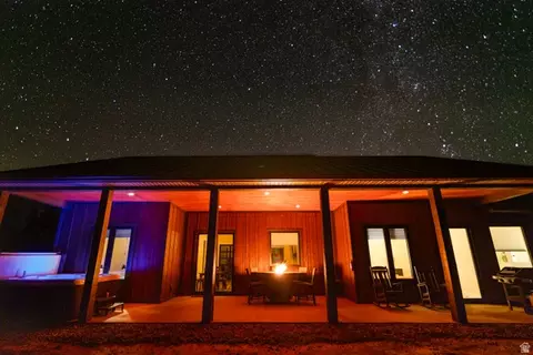 Exterior - 369 W Pinyon Pine Dr, Orderville, UT 84758 photo 9 of 10
