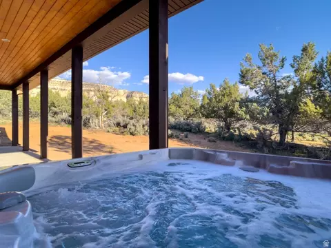 Exterior - 369 W Pinyon Pine Dr, Orderville, UT 84758 photo 3 of 10