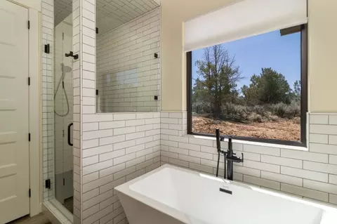 Bath - 369 W Pinyon Pine Dr, Orderville, UT 84758 photo 1 of 4