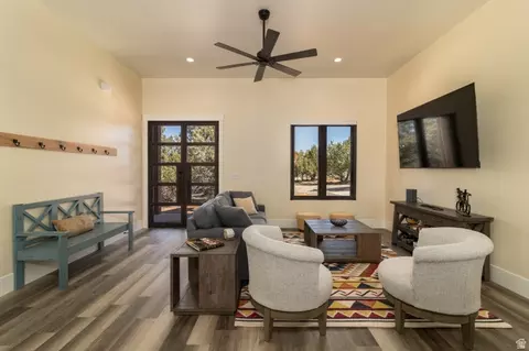 Living - 369 W Pinyon Pine Dr, Orderville, UT 84758 photo 3 of 3