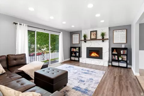 Living - 42 E Bonita Way, Centerville, UT 84014 photo 1 of 2