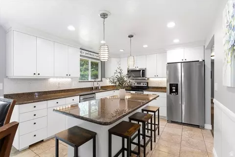 Kitchen - 42 E Bonita Way, Centerville, UT 84014 photo 1 of 5
