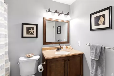 Bath - 42 E Bonita Way, Centerville, UT 84014 photo 2 of 2