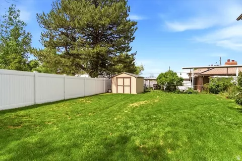 Exterior - 42 E Bonita Way, Centerville, UT 84014 photo 6 of 8