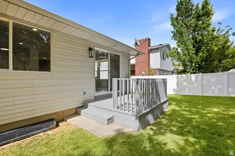 Exterior - 929 W Brandermill Cv, Murray, UT 84123 photo 4 of 7