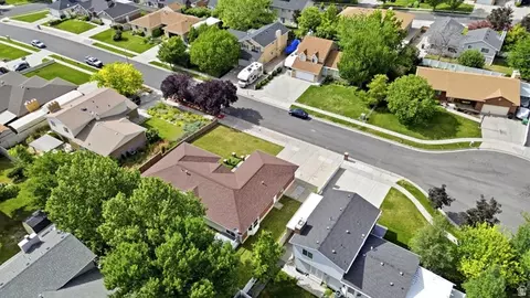 View/Area - 929 W Brandermill Cv, Murray, UT 84123 photo 9 of 9
