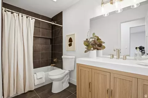 Bath - 929 W Brandermill Cv, Murray, UT 84123 photo 4 of 4