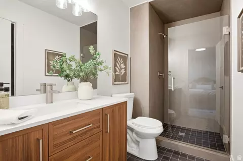 Bath - 929 W Brandermill Cv, Murray, UT 84123 photo 2 of 4