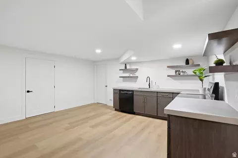 Kitchen - 929 W Brandermill Cv, Murray, UT 84123 photo 7 of 7