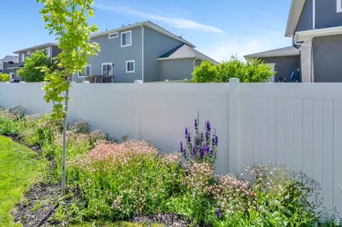 Exterior - 7197 N Clear Sky Ln, Eagle Mountain, UT 84005 photo 9 of 10