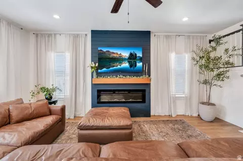 Living - 7197 N Clear Sky Ln, Eagle Mountain, UT 84005 photo 2 of 4