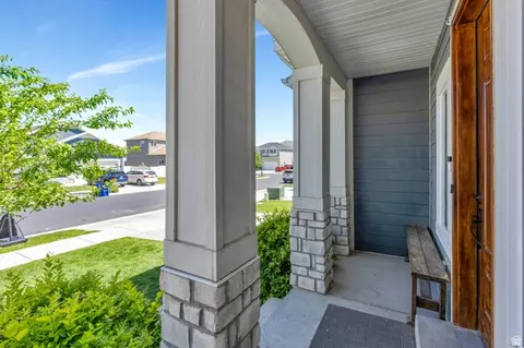 Exterior - 7197 N Clear Sky Ln, Eagle Mountain, UT 84005 photo 3 of 10