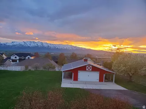 1075 Grandview Dr, Providence, UT 84332