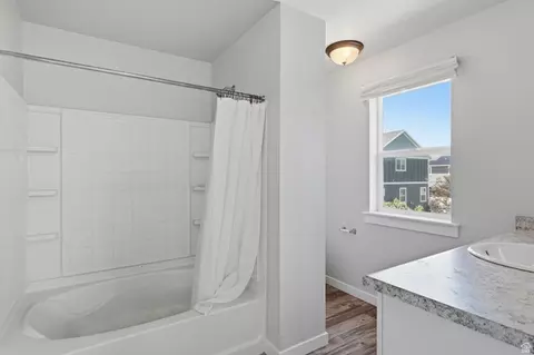 Bath - 5126 E Sand Flats Way, Eagle Mountain, UT 84005 photo 2 of 3