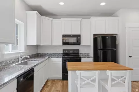 Kitchen - 5126 E Sand Flats Way, Eagle Mountain, UT 84005 photo 1 of 2