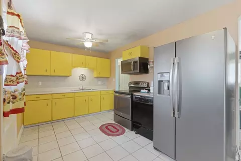 Kitchen - 245 E 600 N, Tooele, UT 84074 photo 2 of 5