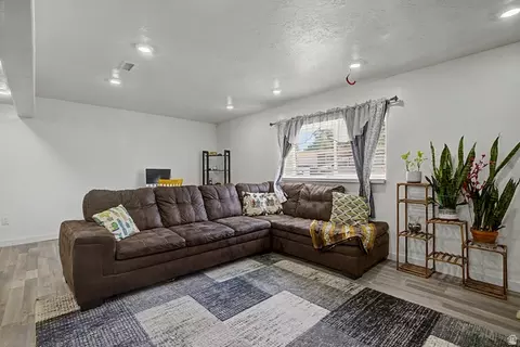 Living - 899 E 7905 S, Sandy, UT 84094 photo 3 of 4