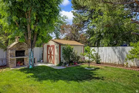 Exterior - 899 E 7905 S, Sandy, UT 84094 photo 4 of 13
