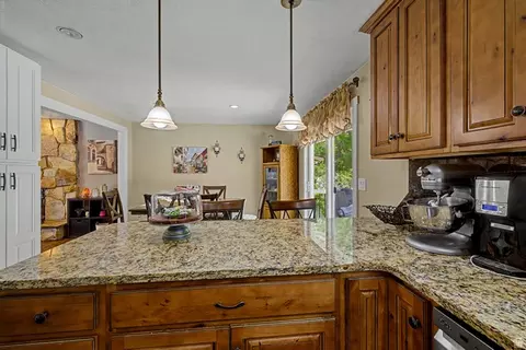 Kitchen - 899 E 7905 S, Sandy, UT 84094 photo 3 of 5
