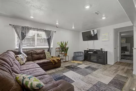 Living - 899 E 7905 S, Sandy, UT 84094 photo 4 of 4