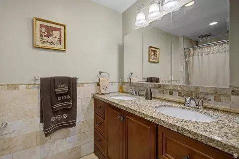 Bath - 899 E 7905 S, Sandy, UT 84094 photo 2 of 3