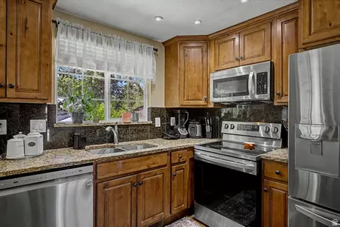 Kitchen - 899 E 7905 S, Sandy, UT 84094 photo 2 of 5