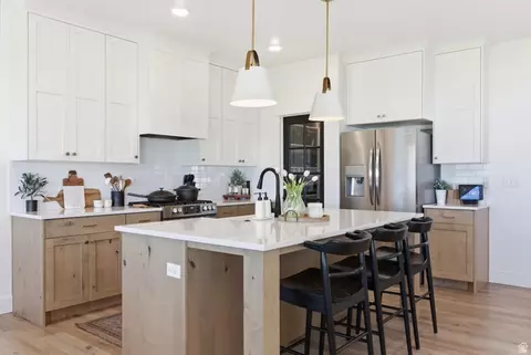 Kitchen - 1364 E Beechwood Dr, Layton, UT 84040 photo 2 of 3