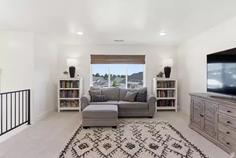 Entry Way - 1364 E Beechwood Dr, Layton, UT 84040 photo 5 of 8
