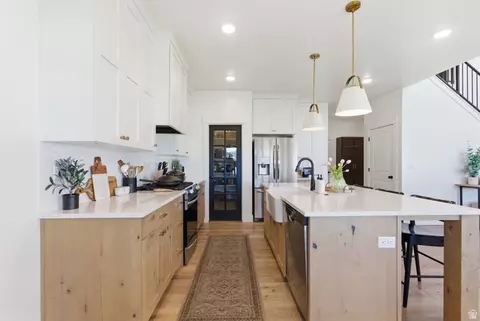 Kitchen - 1364 E Beechwood Dr, Layton, UT 84040 photo 3 of 3