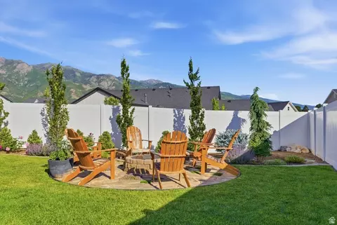 Exterior - 1364 E Beechwood Dr, Layton, UT 84040 photo 8 of 9