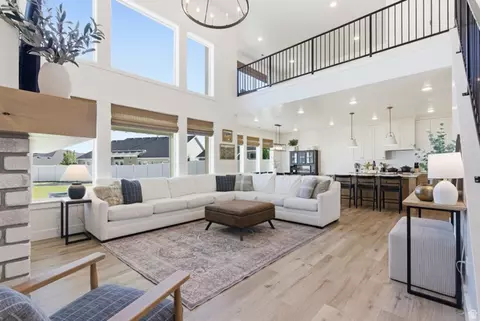 Living - 1364 E Beechwood Dr, Layton, UT 84040 photo 1 of 2