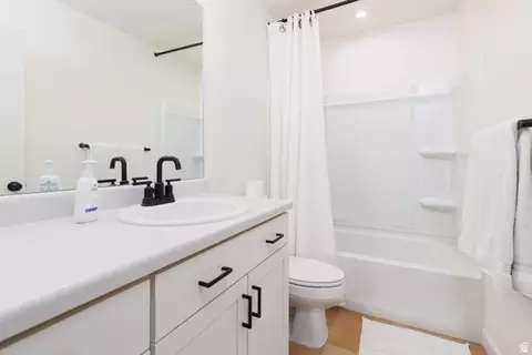 Bath - 9344 N Vernham Ln, Eagle Mountain, UT 84005 photo 2 of 2
