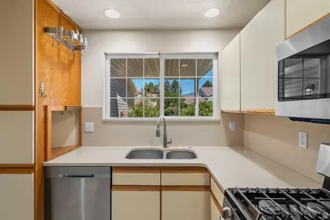 Kitchen - 83 W 200 N, Centerville, UT 84014 photo 3 of 4