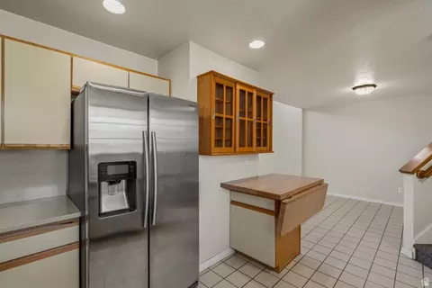 Kitchen - 83 W 200 N, Centerville, UT 84014 photo 2 of 4