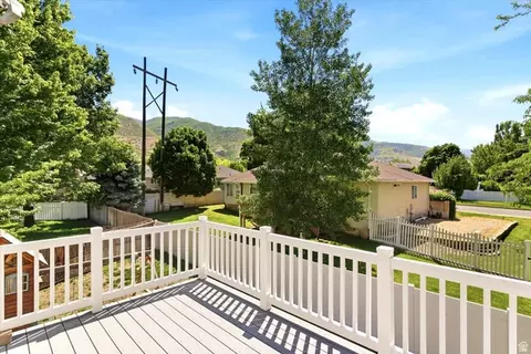 Exterior - 627 W Fremont Cir N, Centerville, UT 84014 photo 4 of 7