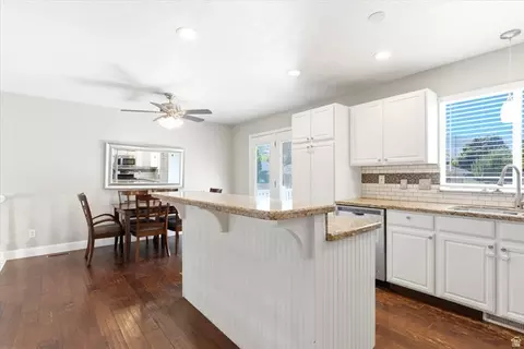 Kitchen - 627 W Fremont Cir N, Centerville, UT 84014 photo 1 of 2