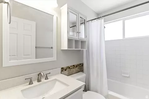 Bath - 627 W Fremont Cir N, Centerville, UT 84014 photo 3 of 3