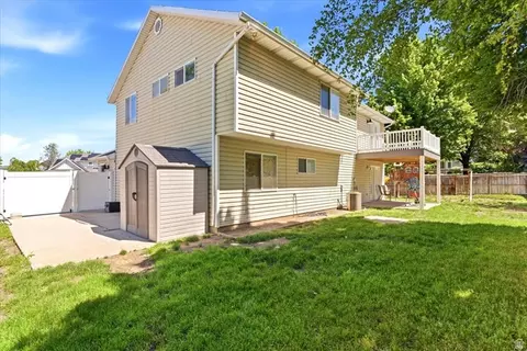 Exterior - 627 W Fremont Cir N, Centerville, UT 84014 photo 6 of 7