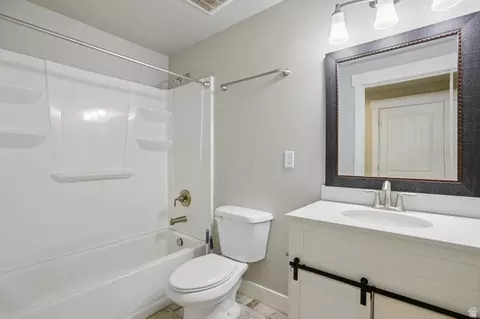 Bath - 167 W 610 N, Vineyard, UT 84058 photo 3 of 6