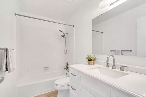 1178 N 200 E, Orem, UT 84057 photo 14