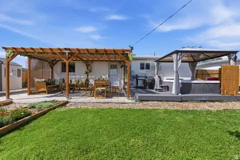 Exterior - 756 E Carnation Dr S, Sandy, UT 84094 photo 2 of 13