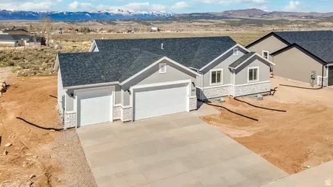 Exterior - 841 E 200 S #9, Mount Pleasant, UT 84647 photo 2 of 3