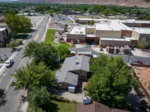 View/Area - 571 Mivida Dr, Moab, UT 84532 photo 2 of 7