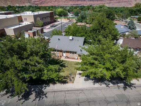 View/Area - 571 Mivida Dr, Moab, UT 84532 photo 4 of 7